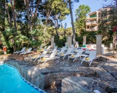 Sun terrace and balinese beds Lago Garden Hotel & Spa Cala Ratjada Sun terrace and balinese beds Lago Garden Hotel & Spa Cala Ratjada